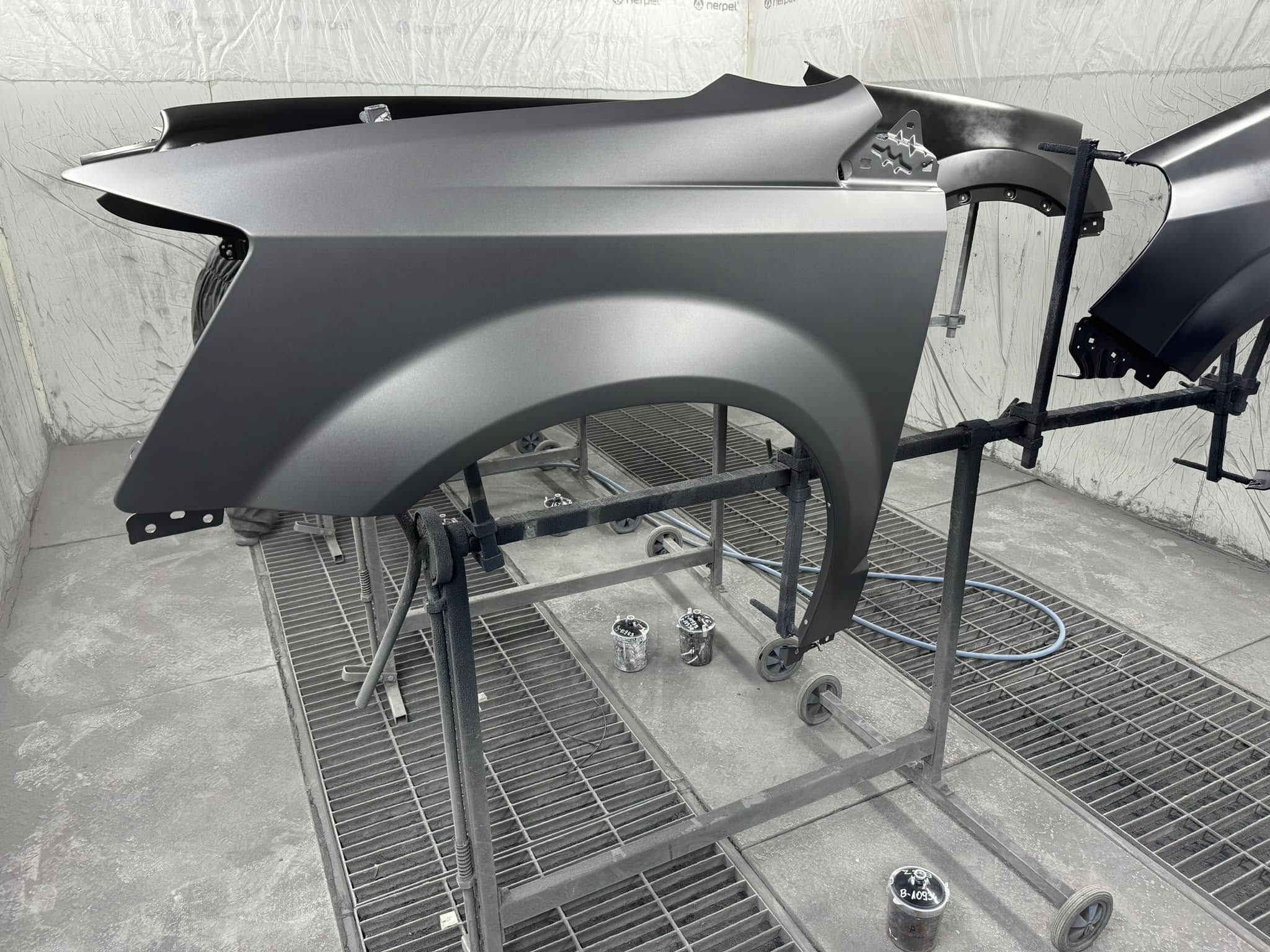 Welke informatie heb ik nodig als ik gespoten onderdelen voor mijn auto bestel?